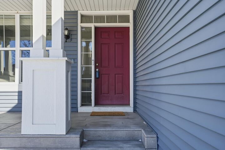 Property Photo:  1525 Hemlock Way  MN 55317 