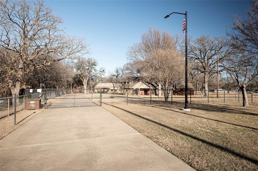 Property Photo:  6707 US 287 Highway  TX 76001 