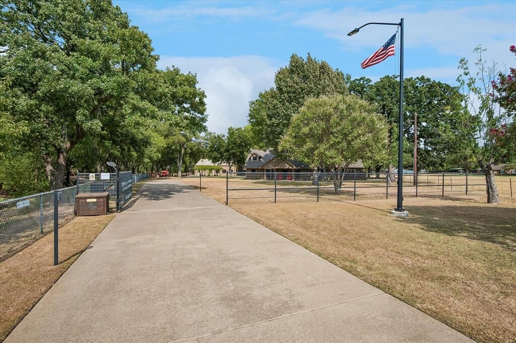 Property Photo:  6707 US 287 Highway  TX 76001 