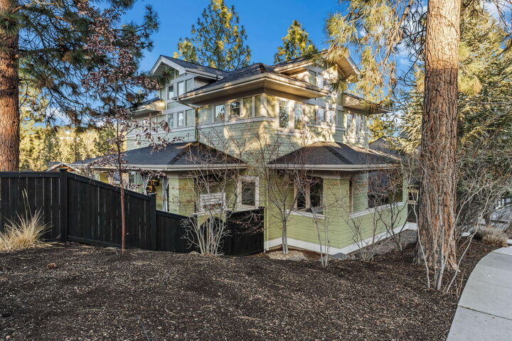 Property Photo:  2398 NW Lemhi Pass Drive  OR 97703 