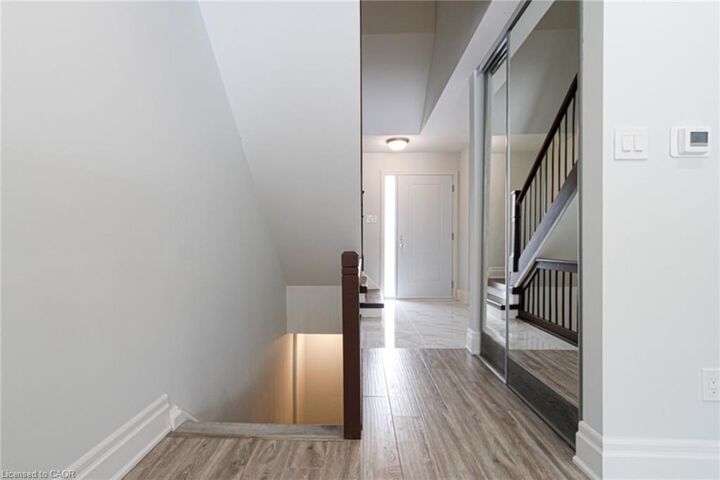 Property Photo: 1532 Lancaster Drive 41 ON L6H 2Z3