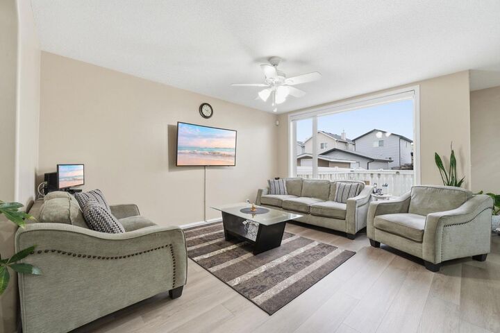 Property Photo: 131 San Fernando Crescent NE AB T1Y 7E6
