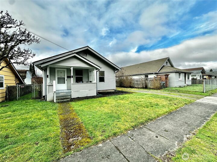 Property Photo:  303 S Buckner Street  WA 98531 