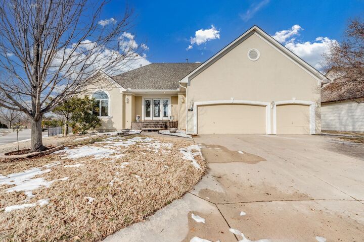 Property Photo:  8229 E Oxford Ct  KS 67226 