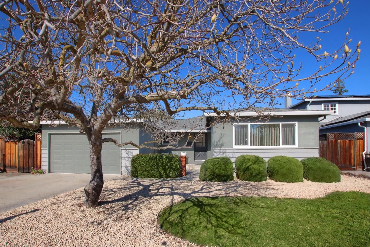 Property Photo:  425 Queens Court  CA 95008 