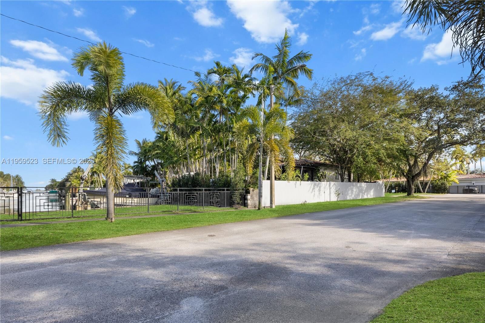 Property Photo: 1051 NE 86th St FL 33138