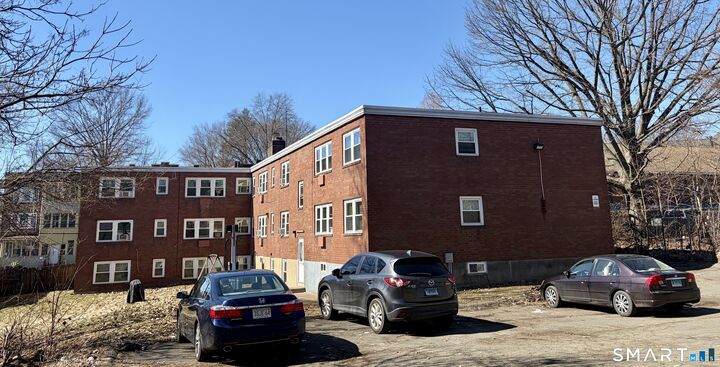 Property Photo:  16 Henry Street  CT 06114 