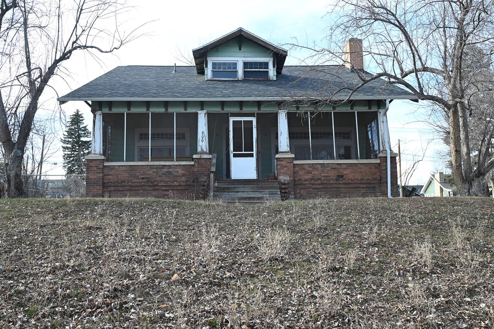 Property Photo:  806 S Thurmond Street  WY 82801 