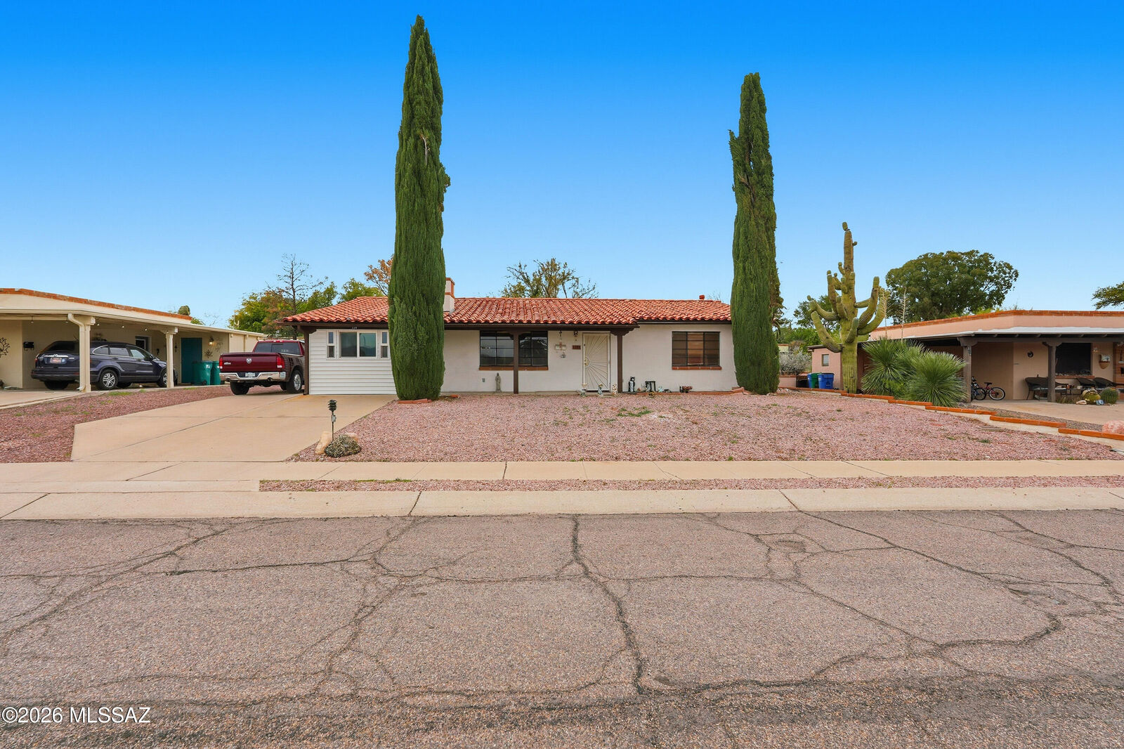Property Photo:  334 S Vista Del Rio  AZ 85614 