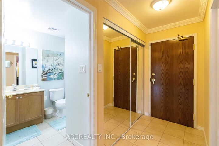 Property Photo: 8 Maison Parc Court 313 ON L4J 9K5