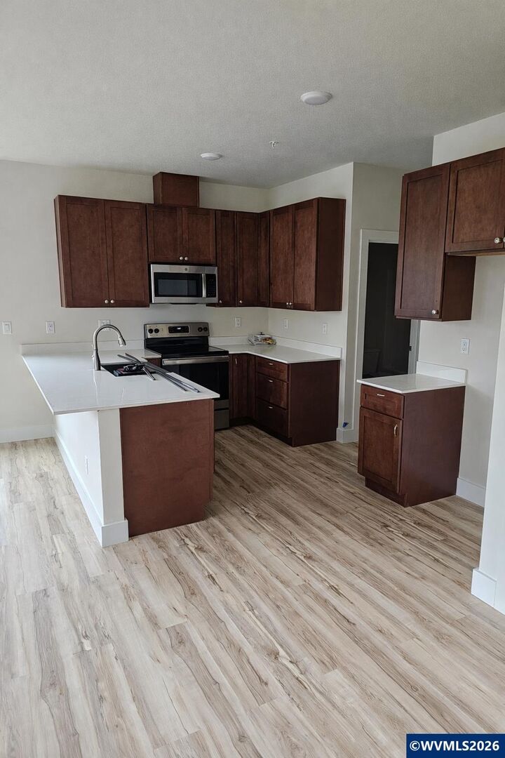 Property Photo: 2950 #5 SW Coho St OR 97365