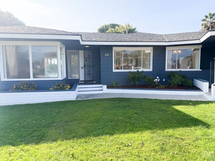Property Photo:  1904 Ridgewood Drive  CA 93306 