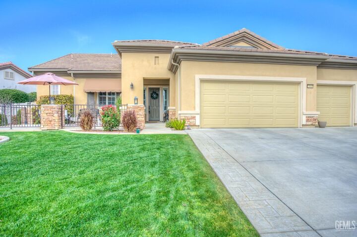 Property Photo:  13810 Blossom Ridge Drive  CA 93306 