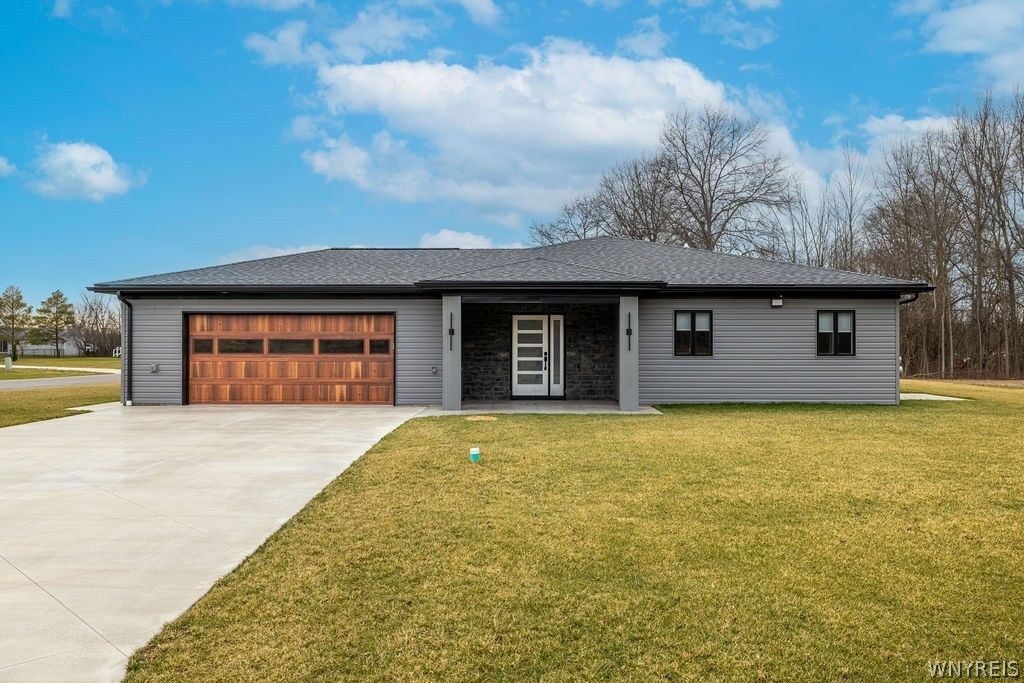 Property Photo:  855 Madison Drive  NY 14092 