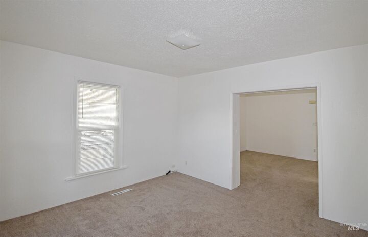 Property Photo:  933 9th Street  WA 99403 