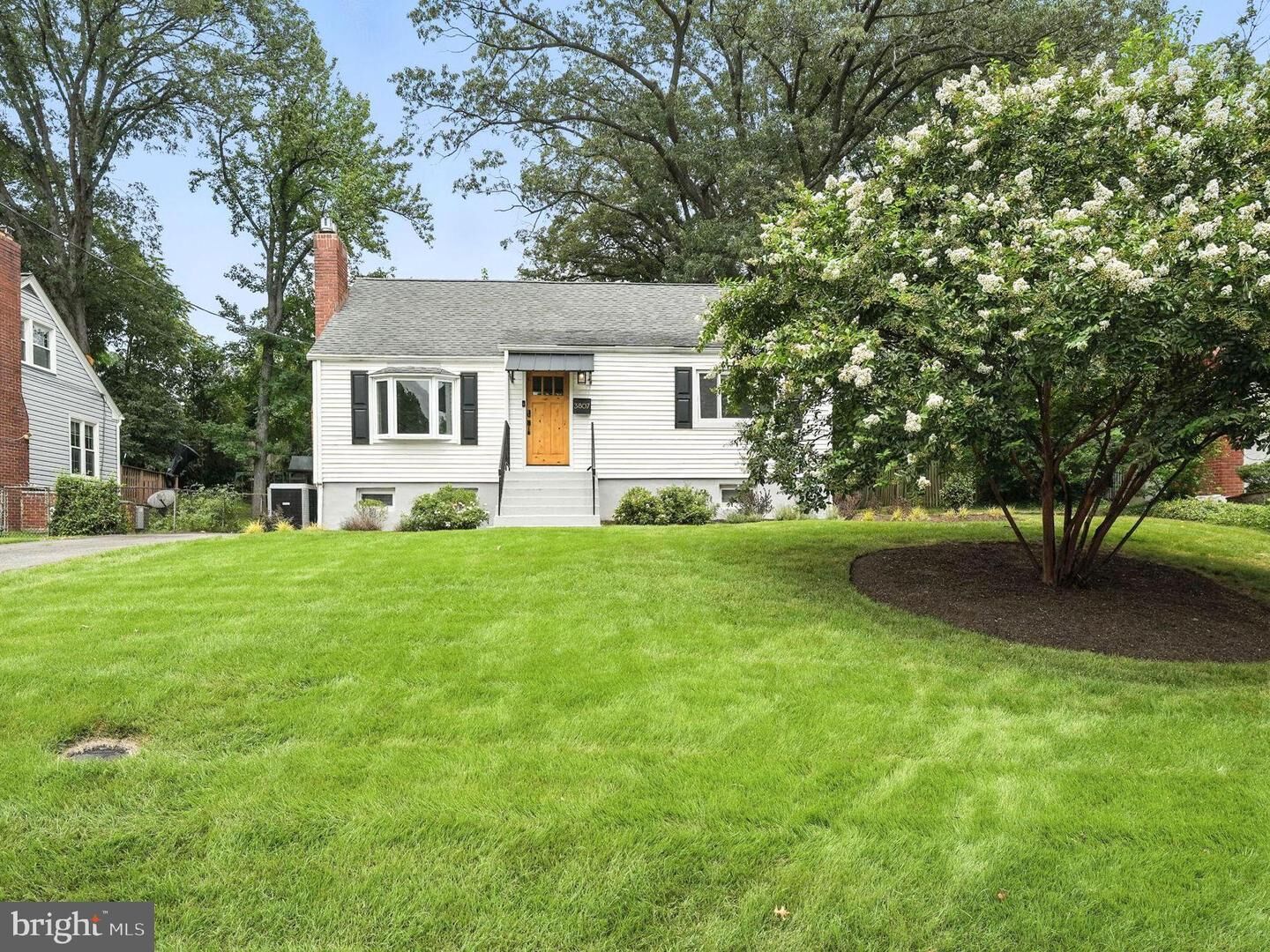 Property Photo:  3807 Taft Avenue  VA 22304 