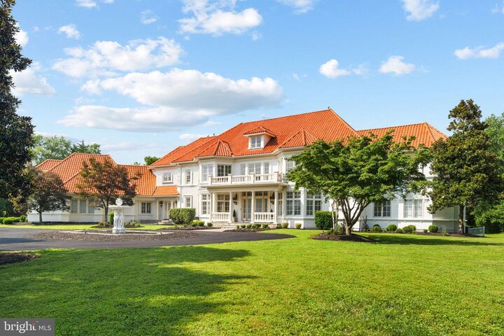 Property Photo:  9500 Georgetown Pike  VA 22066 