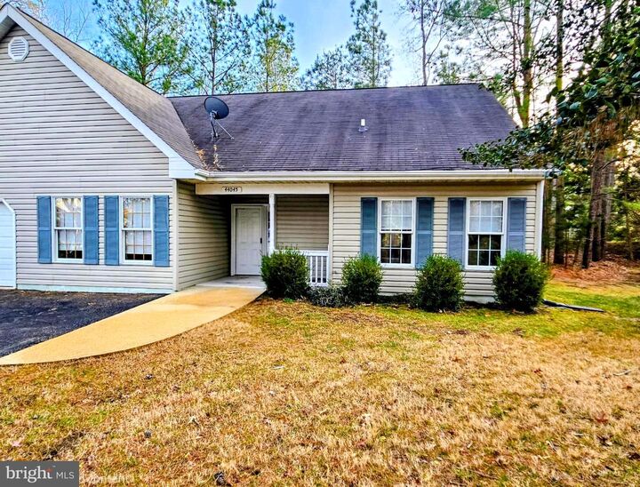 Property Photo:  44045 Fieldstone Way  MD 20619 