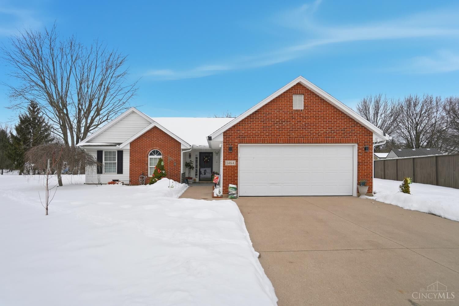 Property Photo:  1464 Woodside Drive  OH 45177 