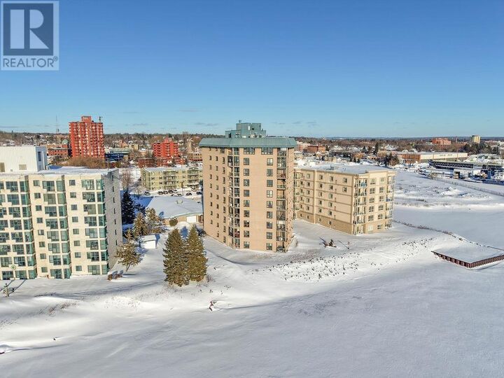 Property Photo:  711 Bay St # 702  ON P6A 6Y3 