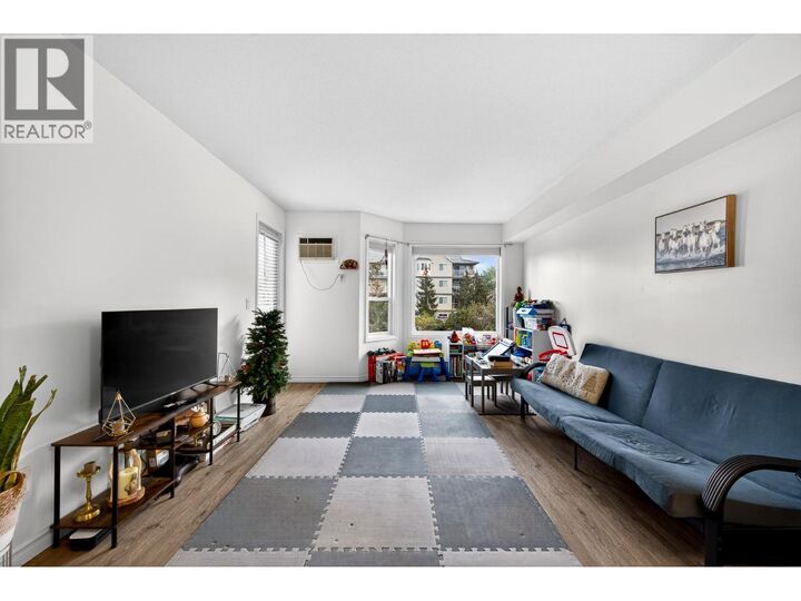 Photo de la propriété:  1170 Hugh Allan Drive 211  BC V1S 1T5 