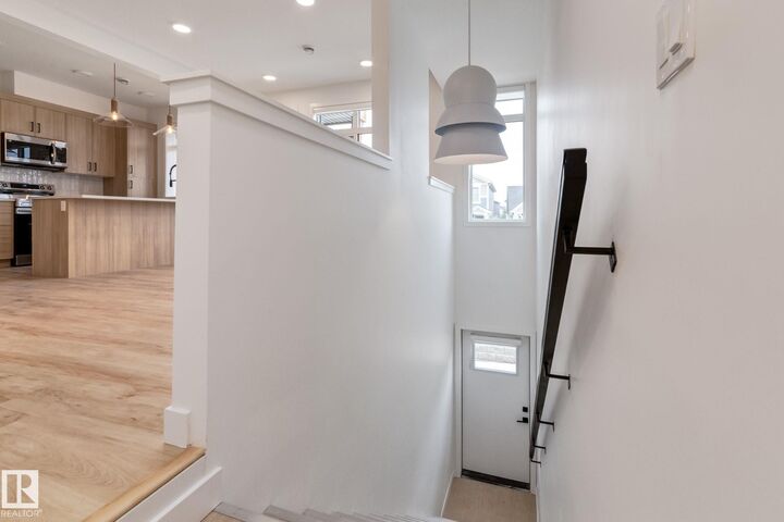 Property Photo:  16231 19 Avenue SW 17  AB T6W 5C6 