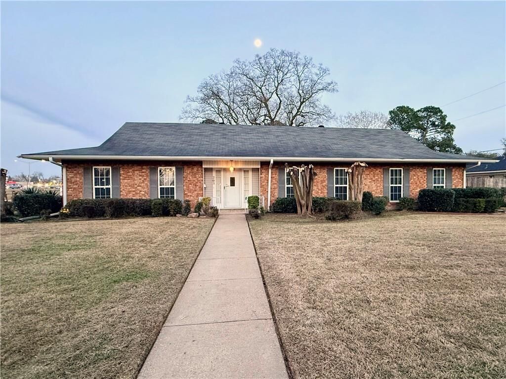 Property Photo: 203 Tanglewood Drive LA 71303
