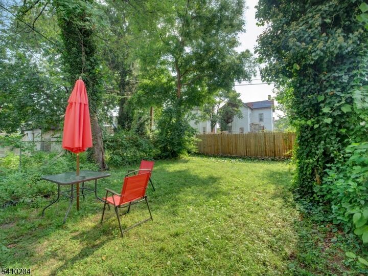 Property Photo:  52 Amherst St  NJ 07018 