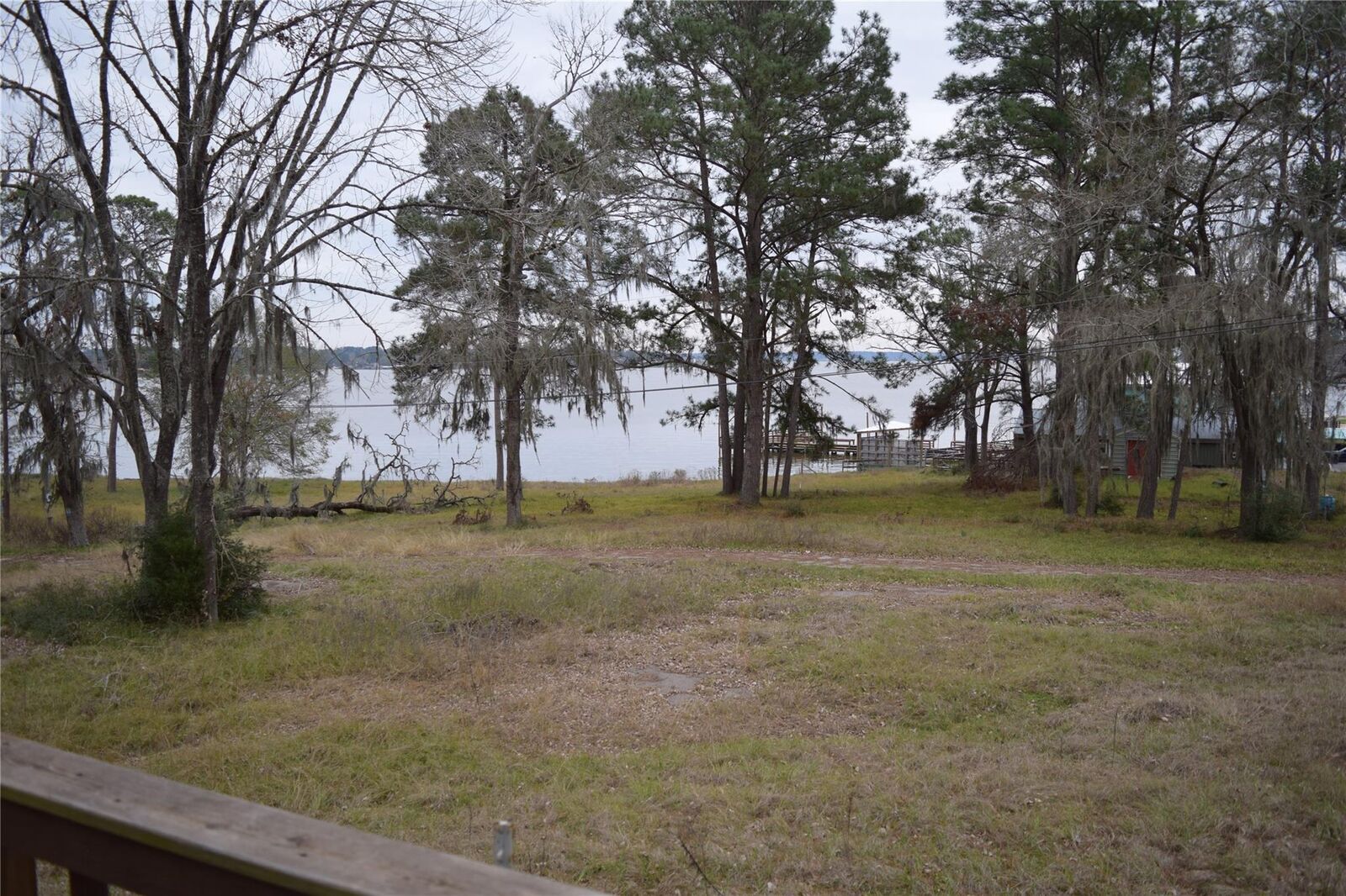 Property Photo:  237 Shawnee Drive  TX 77360 