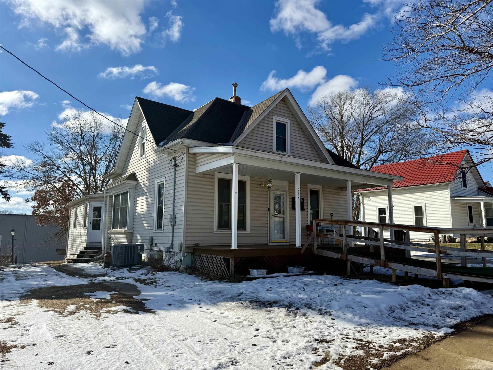 Property Photo:  513 Panama Street  IA 50658 