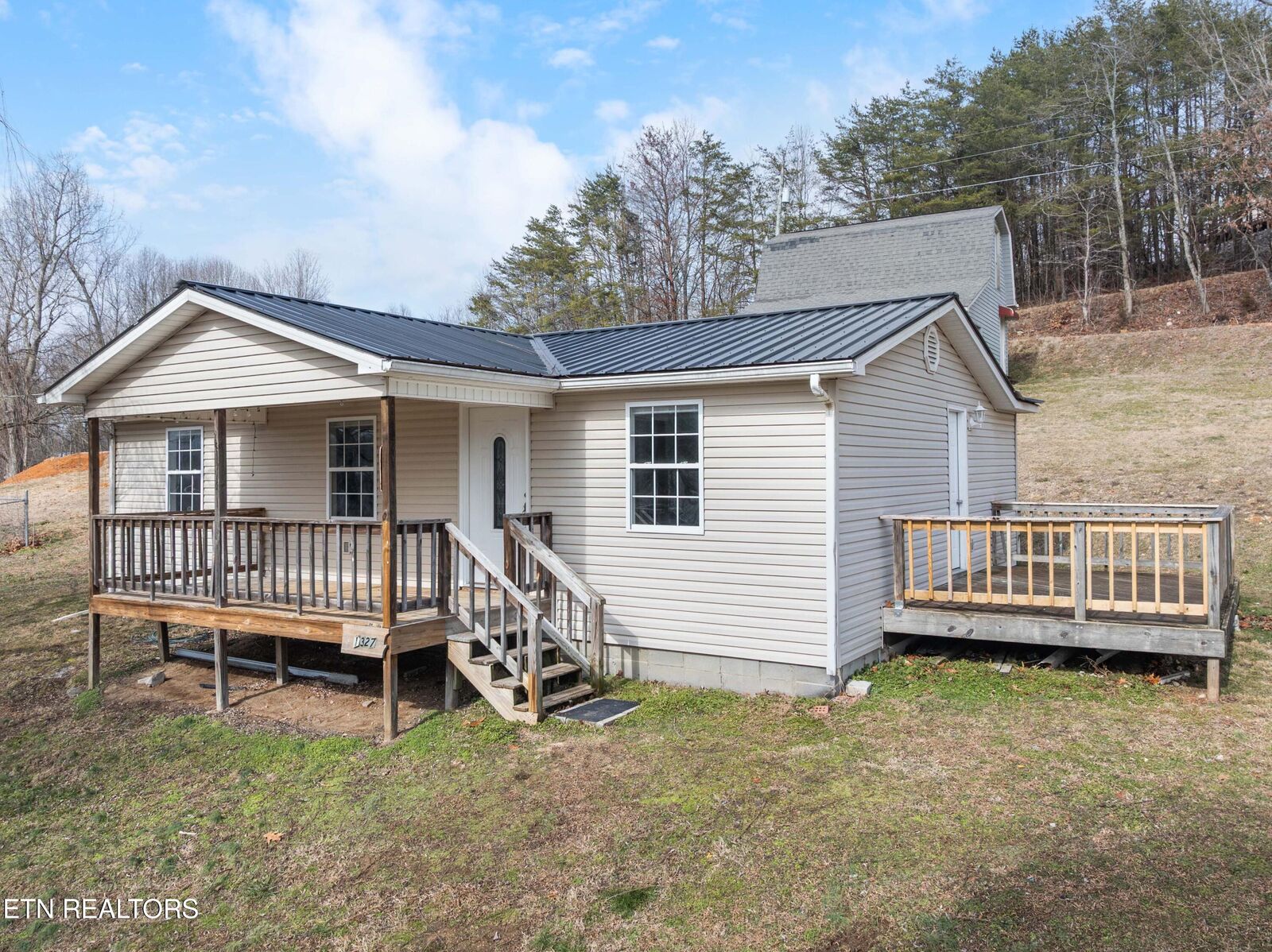 Property Photo:  1327 Pinecrest Rd  TN 37757 