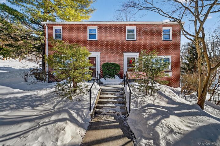 Property Photo:  42 Charter Circle 42  NY 10562 