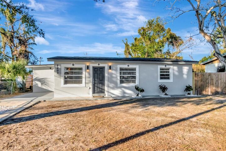 Property Photo: 2906 E 97th Avenue FL 33612