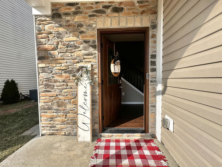 Property Photo:  2094 Shadow Creek Boulevard  IN 47201 