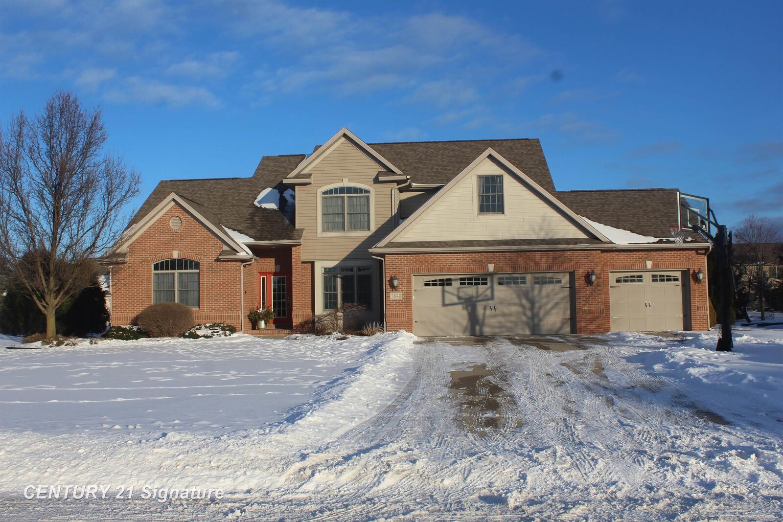 Property Photo:  3840 Preserve Drive  MI 48603 
