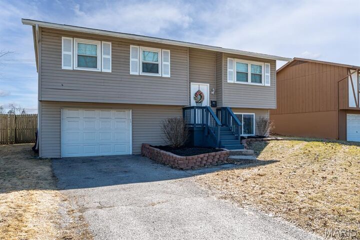 Property Photo:  35 Briarcliff Drive  IL 62040 