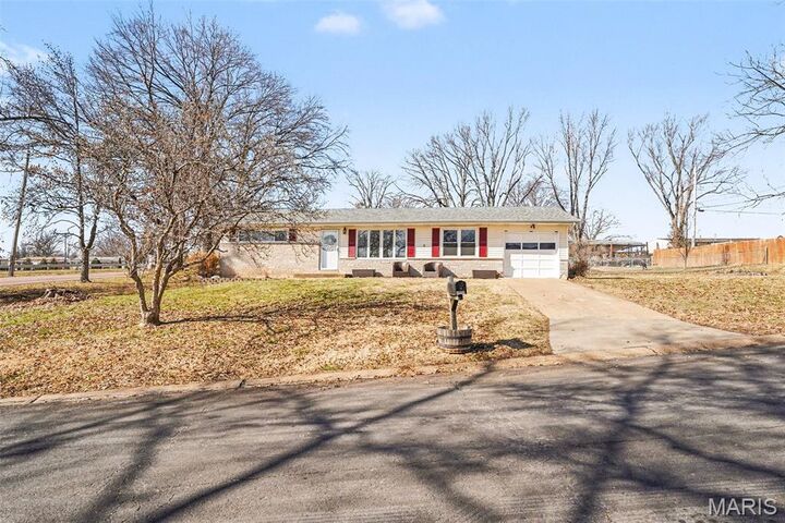 Property Photo: 10569 Sonata Drive MO 63123