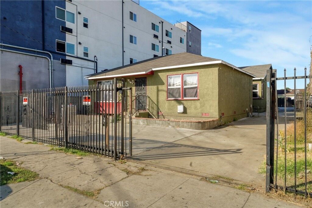 Property Photo: 10807 Compton Avenue CA 90059