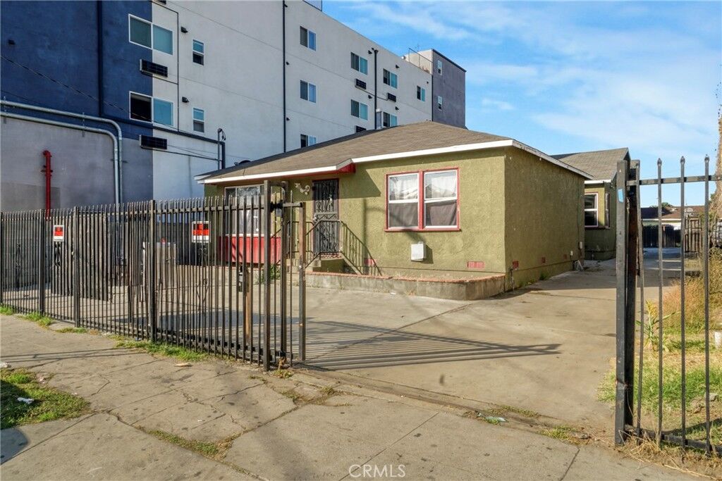 Property Photo: 10807 Compton Avenue CA 90059