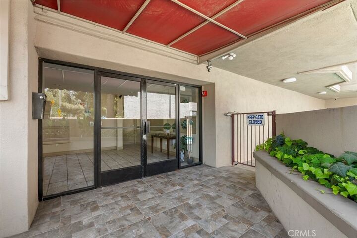 Property Photo:  4301 Fulton Avenue 301  CA 91423 