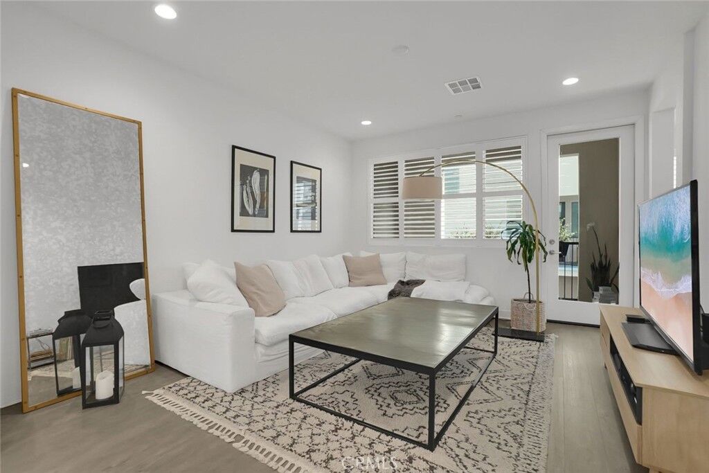 Property Photo: 318 Bridgewater 7 CA 90247