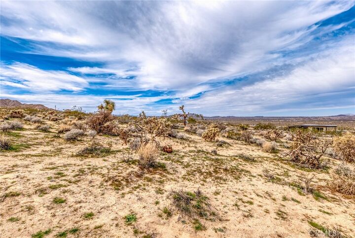 Property Photo: 130 Rd Hollinger CA 92252