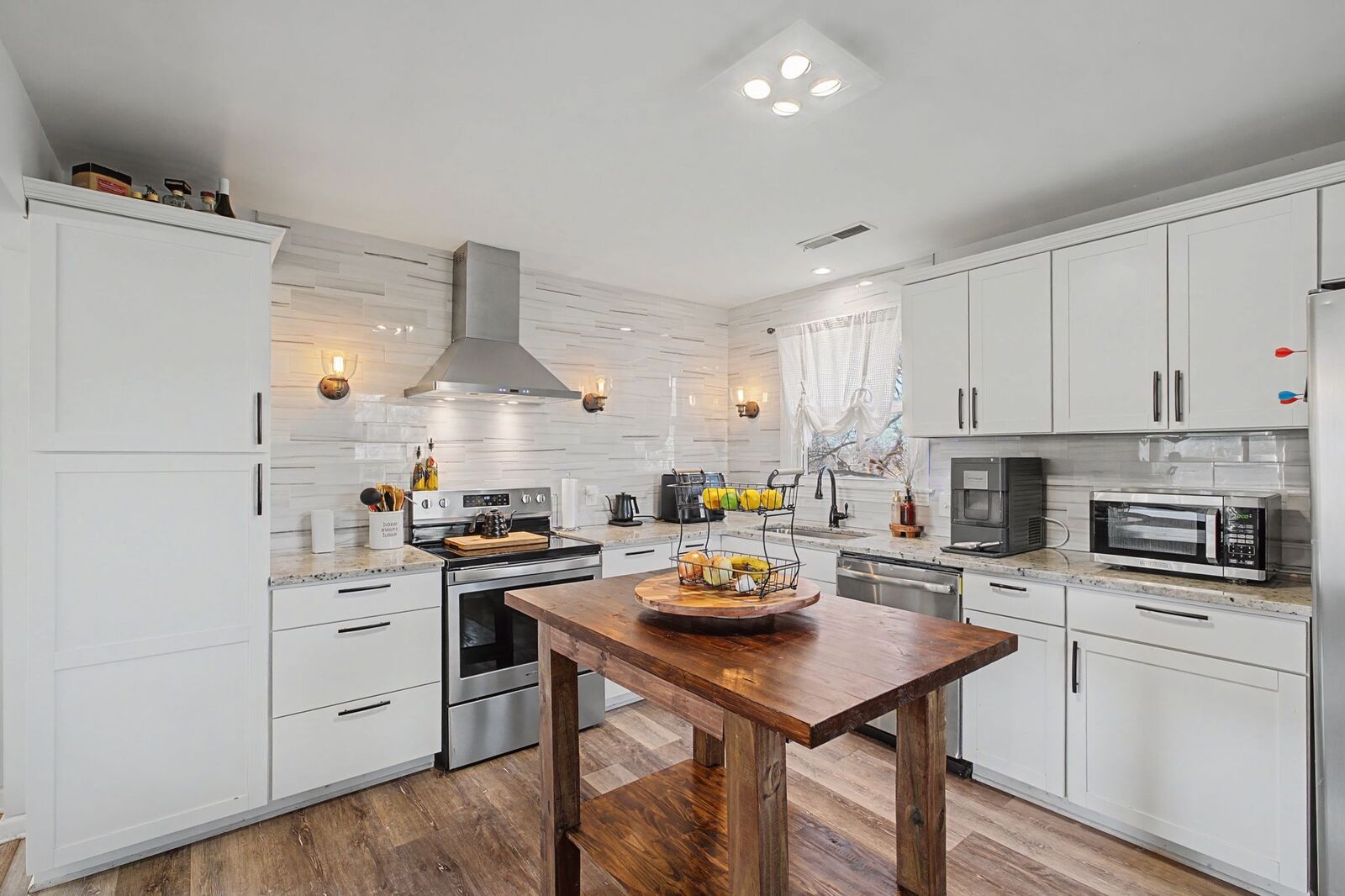 Property Photo:  100 Dellrose Dr  TN 37214 