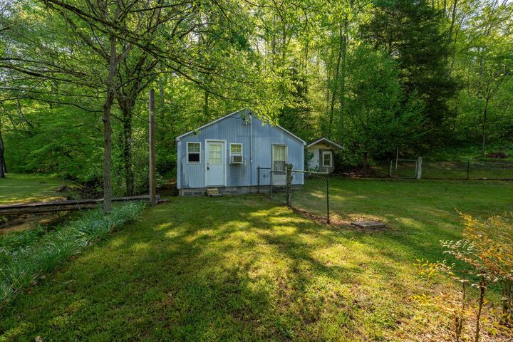 Property Photo:  3795 Wayland Springs Rd  TN 38463 