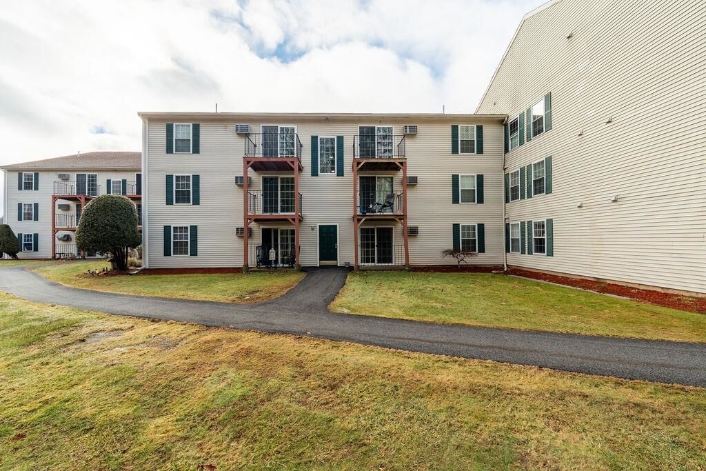 Property Photo:  1703 White Cedar Boulevard  NH 03801 