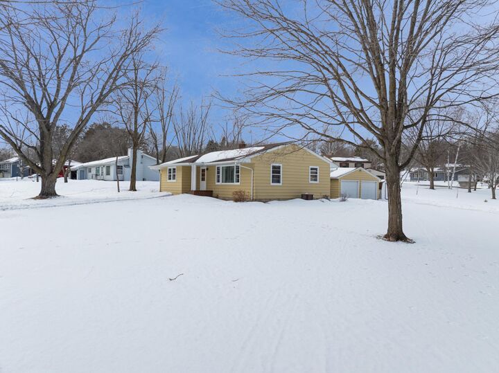 Property Photo:  302 Fingal Drive  MN 56308 
