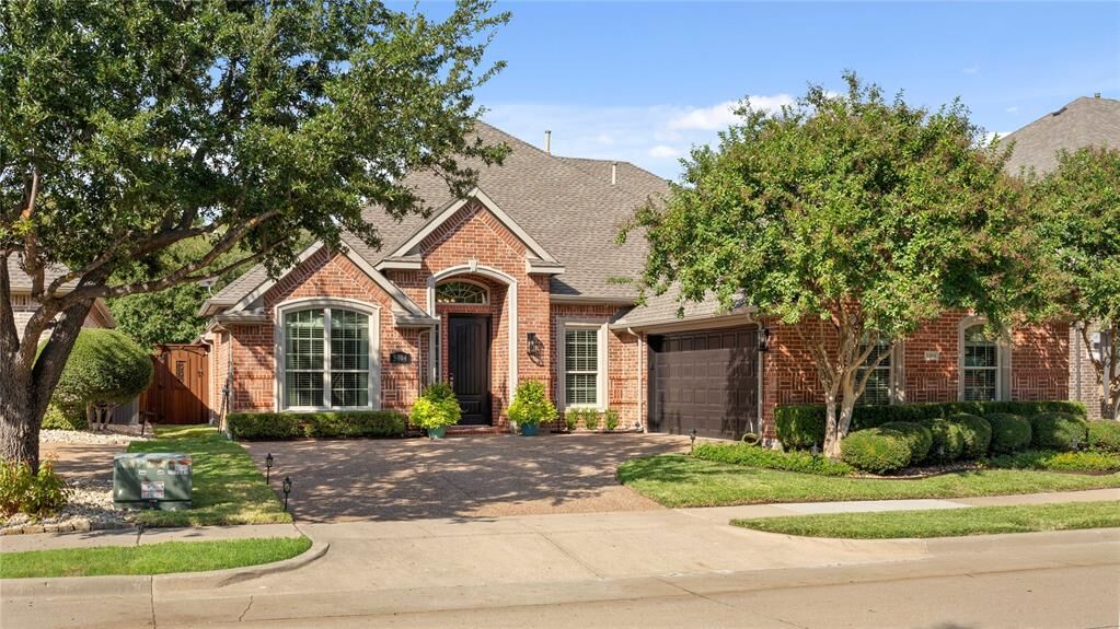 Property Photo:  5004 Dunster Drive  TX 75070 