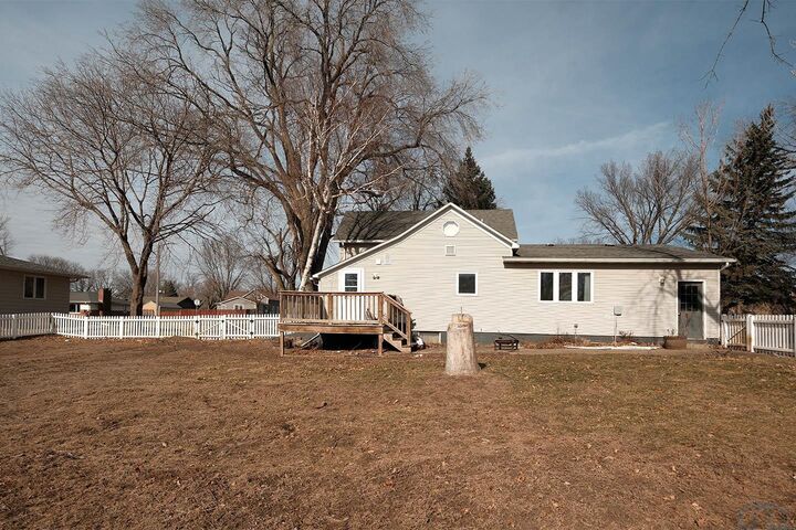 Property Photo:  37 9th Street SW  IA 51250 