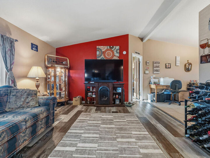 Property Photo:  125 W Oregon Avenue  OR 97601 