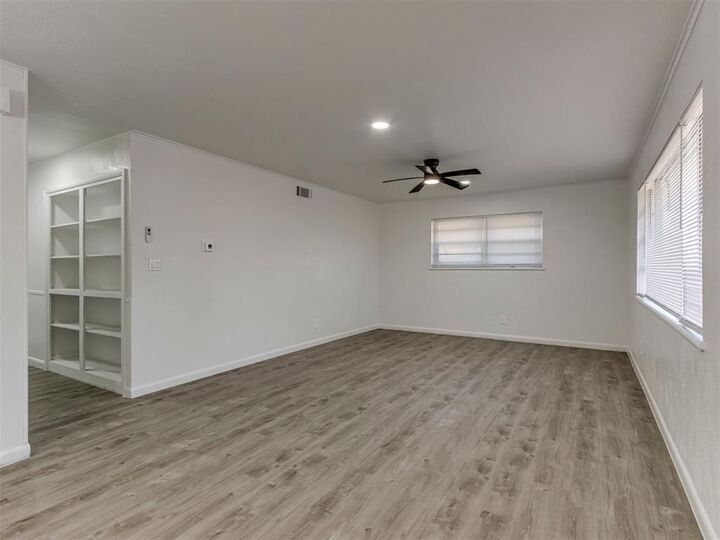 Property Photo:  2101 SW 69th Street  OK 73159 